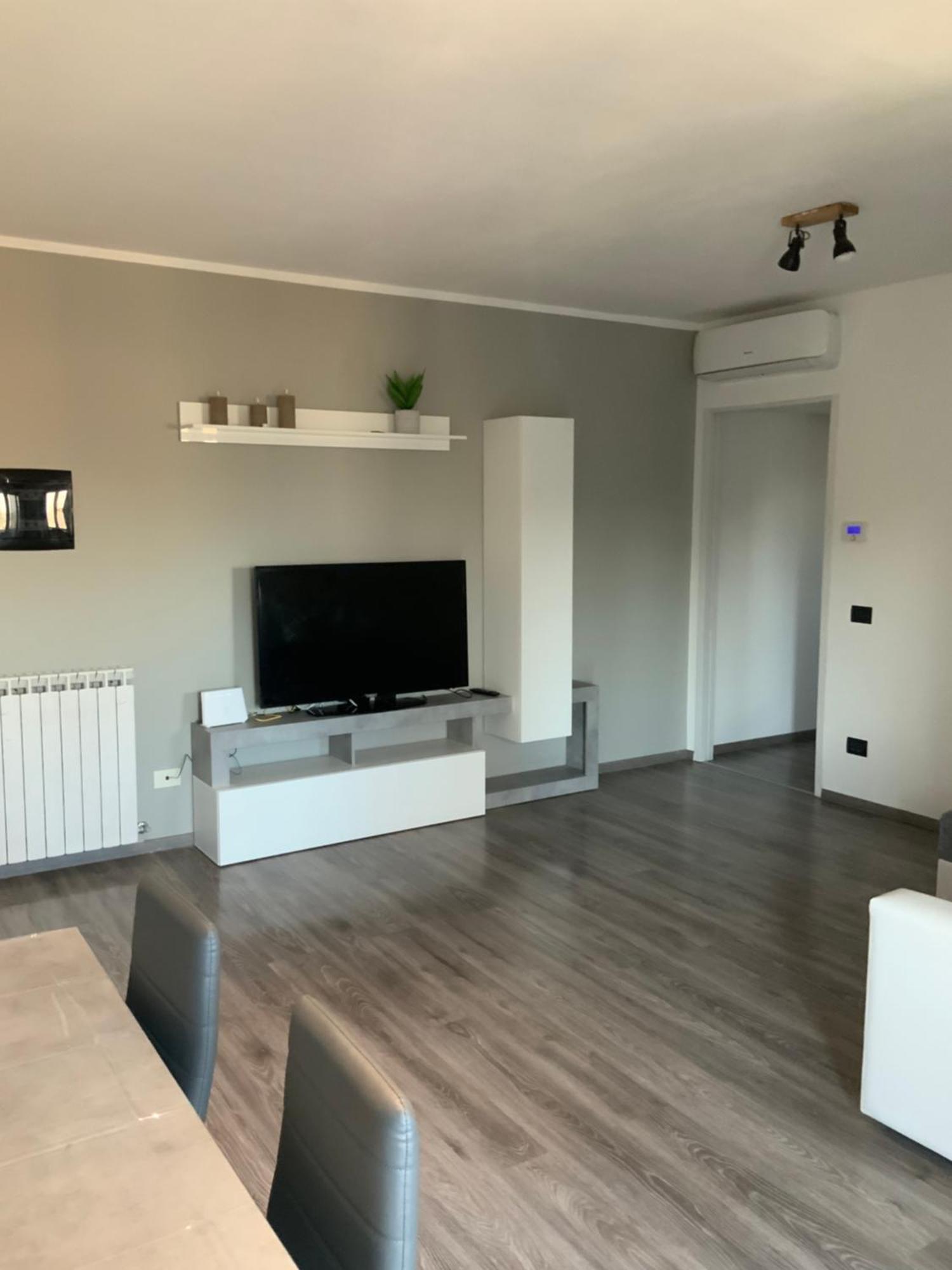 Appartement Trilocale Alle Porte Di Milano Immerso Nel